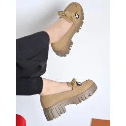 Shoetopia Women Trendy Beige Lug-Sole Loafers image 4