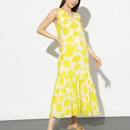 svrnaa by azorte Floral Print V-Neck A-Line Dress image 2