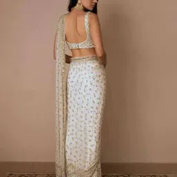 svaraa Women Embellishment Net Saree  image 2