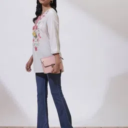 lakshita Women Embroidered No Darts A-Line Kurti image 3