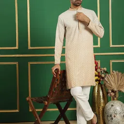 jompers Men Embroidered Regular Fit Kurta image 4