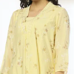 avaasa mix n' match Women Floral Print Flared Kurta image 4