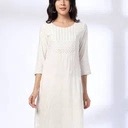 avaasa mix n' match Women Embroidered Yoke Straight Kurta image 4