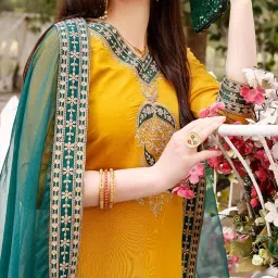 berrylicious Embroidered Straight Kurta Set image 5