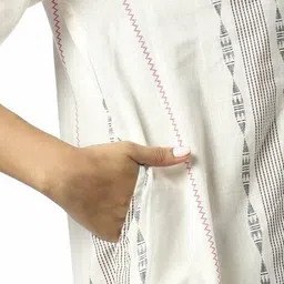 avaasa mix n' match Women Striped A-Line Kurta with Insert Pocket image 5