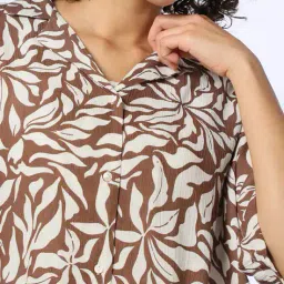 fig Women Leaf Print Relaxed Fit Resort Shirt image 5