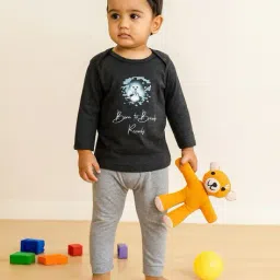 piku store Typographic Print T-Shirt with Joggers image 1