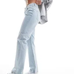 Women 90s Light-Wash Straight Fit Jeans-image-83