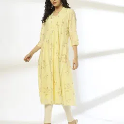 avaasa mix n' match Women Floral Print Flared Kurta image 1