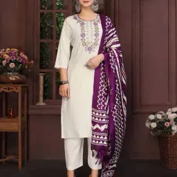 nayasi Women Embroidery Kurta Set image 1