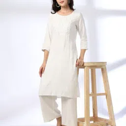avaasa mix n' match Women Embroidered Yoke Straight Kurta image 1