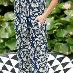 gosriki KALINI Abstract Printed Mandarin Collar Top & Flared Trouser image 3