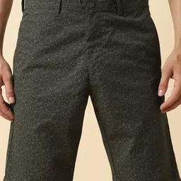 Allen Solly Men Geometric Printed Slim Fit Mid-Rise Cotton Regular Shorts image 2
