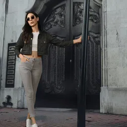 Roadster Women Grey Skinny Fit Mid-Rise Clean Look Cropped Stretchable Jeans image 1