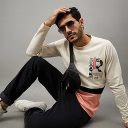 Club York Colourblocked Round Neck T-shirt-image-12