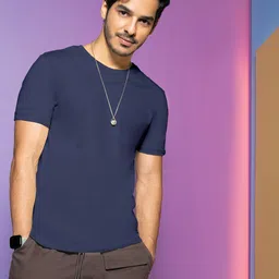 Bewakoof Men Navy Blue Solid Round Neck Pure Cotton T-shirt-picture-22