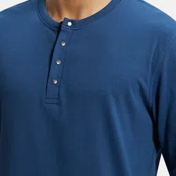 Jockey Men Cotton Henley Neck T-shirt image 2