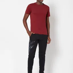 SPORTO Men Red Solid Cotton T-shirt image 4