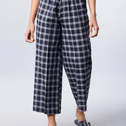 Vishudh Women Navy Blue & Off-White Checked Straight Palazzos-image-51