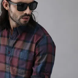 Roadster Men Maroon & Blue Checked Pure Cotton Sustainable Casual Shirt-picture-31