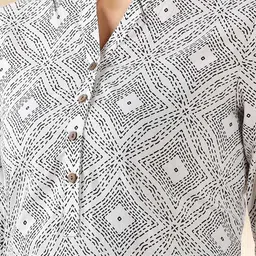 Anouk White Geometric Printed Notch-Neck Straight Kurta image 4