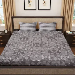 Myntra Elegant Homes Grey & White Geometric Printed Fitted 300 TC Super King Bedsheet with 2 Pillow Covers image 4