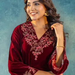 KASYA Floral Embroidered V-Neck Velvet Tunic With Trouser image 4