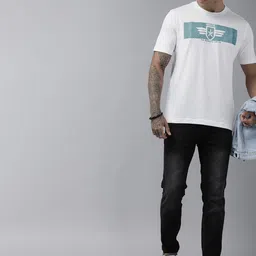Roadster Men White & Blue Printed Pure Cotton T-shirt image 3