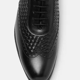 INVICTUS Men Black Formal Brogues image 4