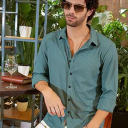 Campus Sutra Men Comfort Opaque Printed Casual Shirt image 5