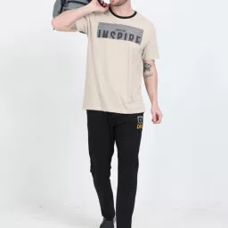 Masculino Latino Beige Regular Fit Printed Nightwear Set image 5