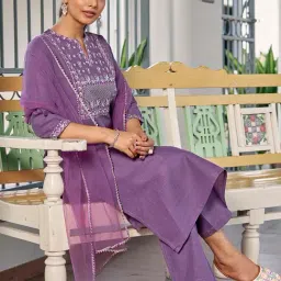 Skylee Purple Embroidered Kurta With Pant & Dupatta image 4