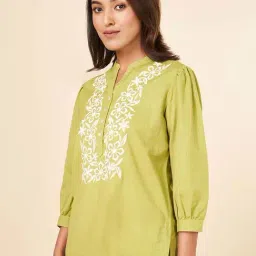 Akkriti by Pantaloons Green Plain Tunic image 3