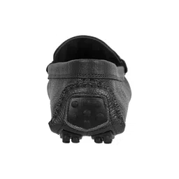 metro Men Classic Leather Driving Loafer Shoes image 5