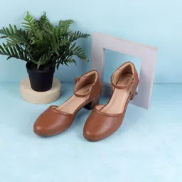 mochi Women Block Heel D'orsay Sandal image 2