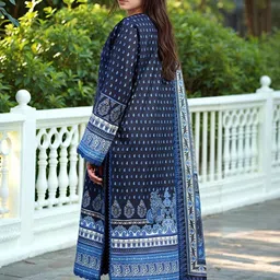 Aaghnya Women Printed Viscose Rayon Kurta Sets image 4