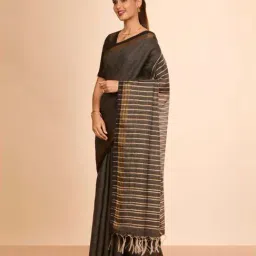 Taneira Grey Woven Design Saree image 2