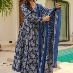 LIVIX Women Paisley Printed Empire Chanderi Cotton Kurta with Palazzos & With Dupatta-picture-41