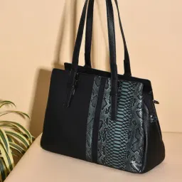 HauteSauce Black Textured Medium Shoulder Bag-picture-29