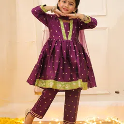 KID1 Tafeta Woven Full Sleeves Samosa Lace Embellished & Floral Foil Printed Anarkali Kurti Pant With Dupatta Set - Purple-picture-27