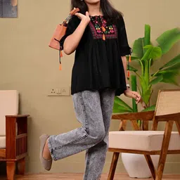 dmp export DMP FASHION Girls Embroidered Top image 4