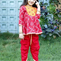 Sangria Girls Bandhani Printed Kurta With Dhoti Pants image 4