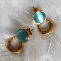 Omkar Jewels Gold-Plated Artificial Stones Studded Geometric Shaped Drop Earrings image 4