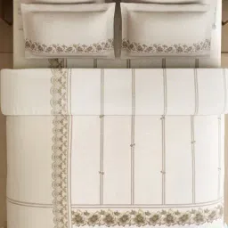 Spaces Alive White Cotton Floral 300 TC Double Bedsheet with 4 Pillow Covers image 3