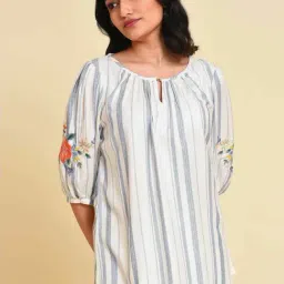 W Off-White Striped Top-picture-40