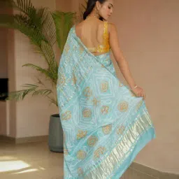 Zari Jaipur Grey Silk Printed Saree With Unstitched Blouse Piece image 2