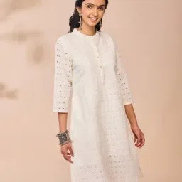 Daali White Cotton Regular Fit Embroidered Kurta-picture-19