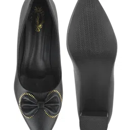 Shoetopia Bow Applique Detailed Pumps - Black image 5