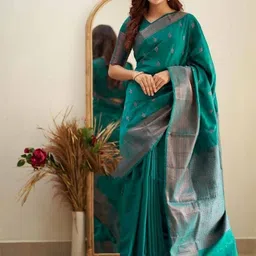 VelvetHue Woven Design Zari Silk Blend Handloom Banarasi Saree image 3