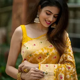 SWEETPEL Woven Design Zari Banarasi Saree image 4